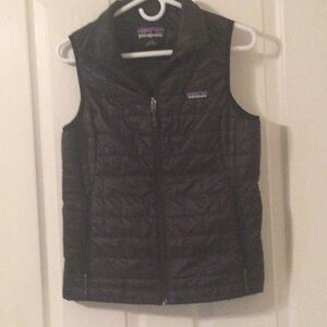 Womens size small Patagonia vest black